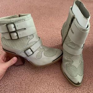 Kensie Hamlin Bootie